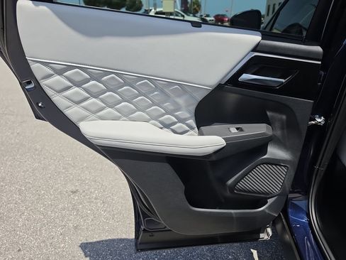 Used 2025 Mitsubishi Outlander SEL Black Edition AWD/4WD image 14