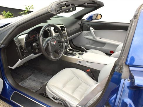 Used 2005 Chevrolet Corvette Coupe w/ Preferred Equipment Group RWD image 6