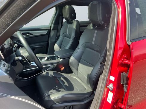 Used 2024 Jaguar F-PACE R-Dynamic S image 10