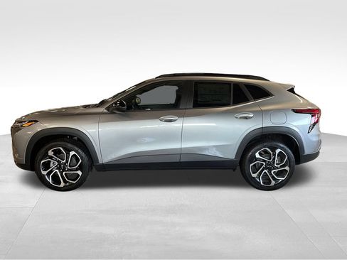New 2026 Chevrolet Trax RS w/ Driver Confidence Package FWD image 2