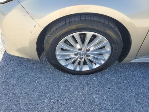 Used 2015 Toyota Avalon XLE Premium image 17