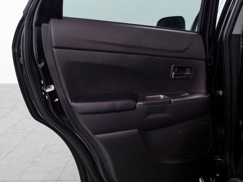 Used 2024 Mitsubishi Outlander Sport SE image 6