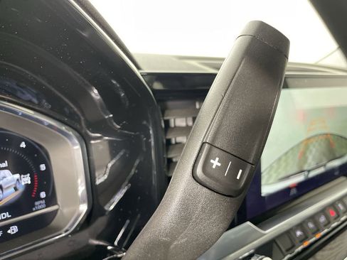 Used 2025 GMC Sierra 1500 SLT image 15