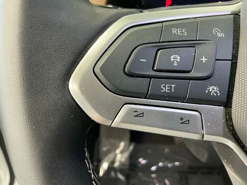 Used 2025 Volkswagen Atlas SE FWD image 59