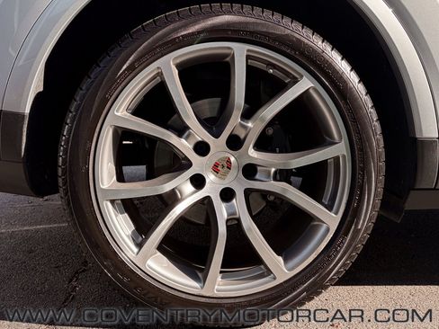 Used 2021 Porsche Cayenne AWD/4WD image 8