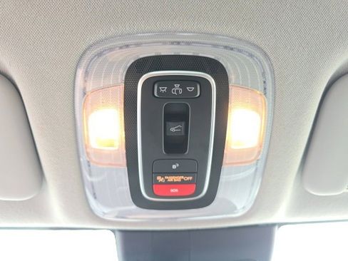 Used 2024 Hyundai Elantra Limited image 25