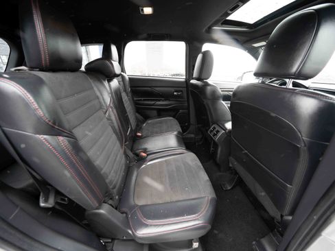 Used 2020 Mitsubishi Outlander LE image 25