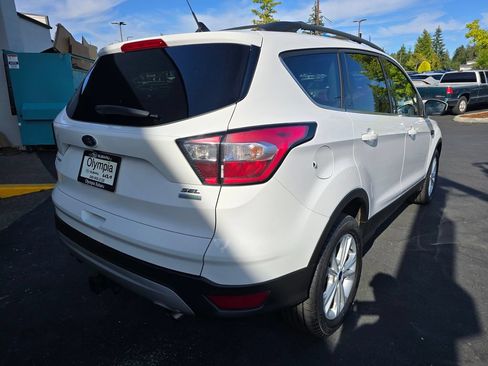 Used 2018 Ford Escape SEL w/ Ford Safe & Smart Package FWD image 4