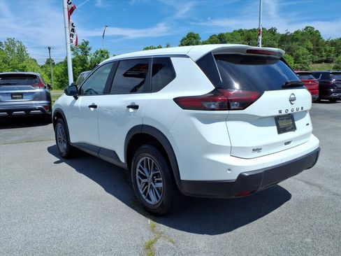 Used 2024 Nissan Rogue S AWD/4WD image 3