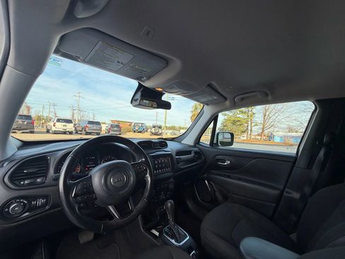 Used 2019 Jeep Renegade Altitude w/ Quick Order Package 2XM image 22