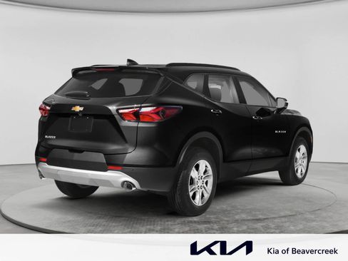 Used 2020 Chevrolet Blazer LT w/ Sound & Technology Package FWD image 2