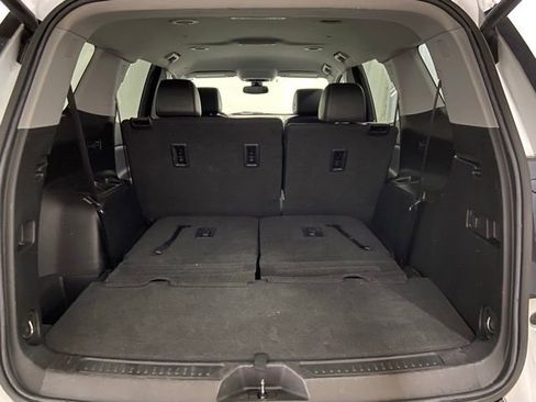 Used 2023 GMC Acadia SLT image 12