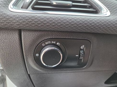 Used 2016 Chevrolet Cruze LT image 23