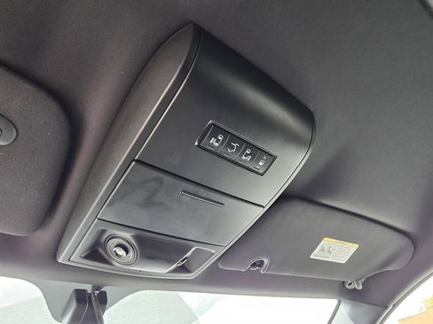 Used 2015 Chrysler Town & Country S w/ Trailer Tow Group FWD image 18