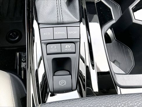 Used 2026 Toyota Camry XLE AWD/4WD image 35