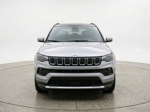 Used 2025 Jeep Compass Limited AWD/4WD image 2
