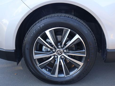 Used 2024 Toyota Venza LE image 36