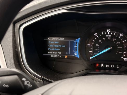 Used 2019 Ford Fusion SE FWD image 28