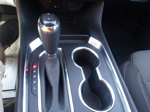 Used 2019 Chevrolet Traverse LT image 18