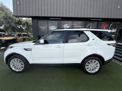Used 2017 Land Rover Discovery HSE AWD/4WD image 7