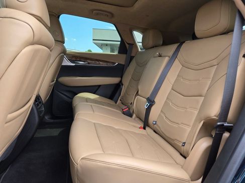 Used 2024 Cadillac XT5 Premium Luxury w/ Platinum Package FWD image 13