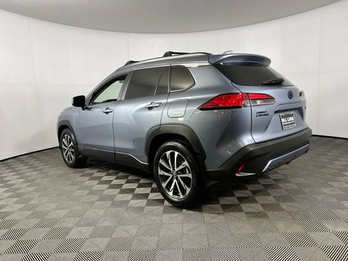 Used 2024 Toyota Corolla Cross XLE image 8