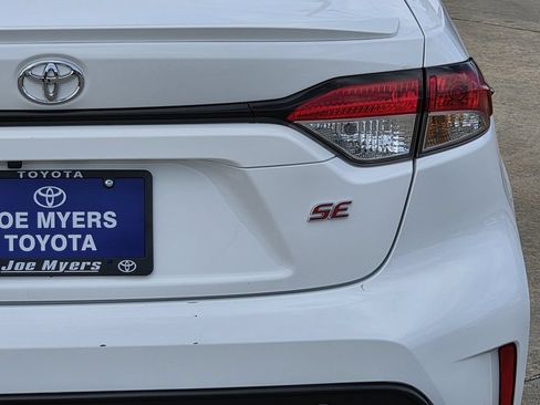 Used 2025 Toyota Corolla SE FWD image 9