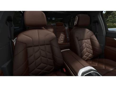 New 2026 BMW 740i xDrive w/ Premium Package AWD/4WD image 11