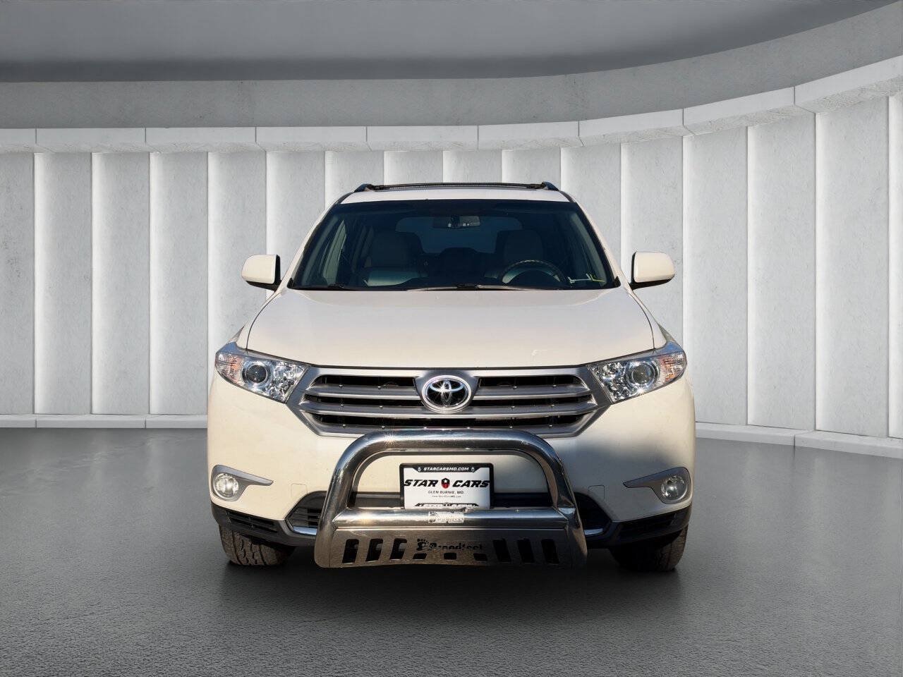 Used 2012 Toyota Highlander SE w/ Tow Pkg AWD/4WD image 8