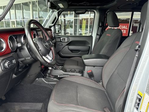 Used 2023 Jeep Gladiator Rubicon w/ Cold Weather Group AWD/4WD image 18