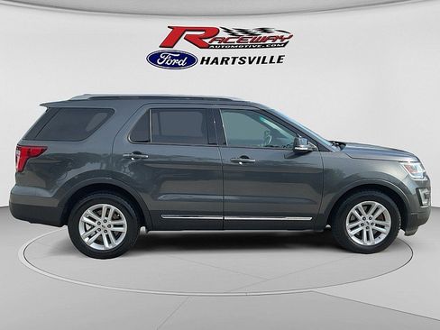Used 2016 Ford Explorer XLT w/ Equipment Group 202A FWD image 4