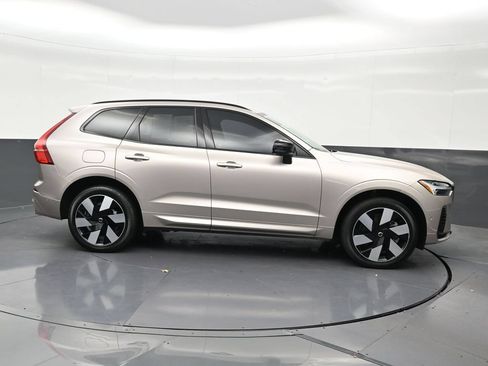 Used 2025 Volvo XC60 T8 Plus w/ Protection Package Premier AWD/4WD image 7