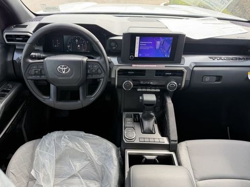 Used 2026 Toyota Tacoma SR5 image 8