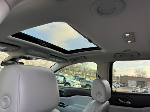 Used 2018 GMC Acadia SLT image 11