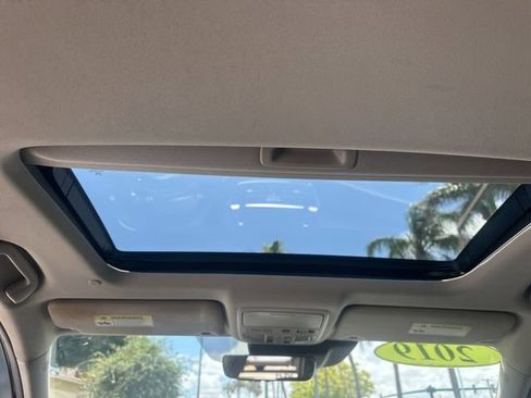 Used 2019 Honda Accord Touring image 17