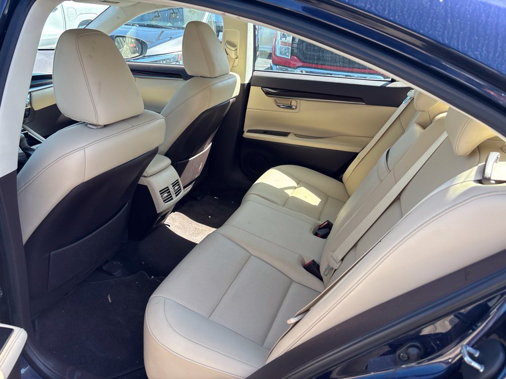 Used 2016 Lexus ES 350 w/ Premium Package w/Wood Trim FWD image 11