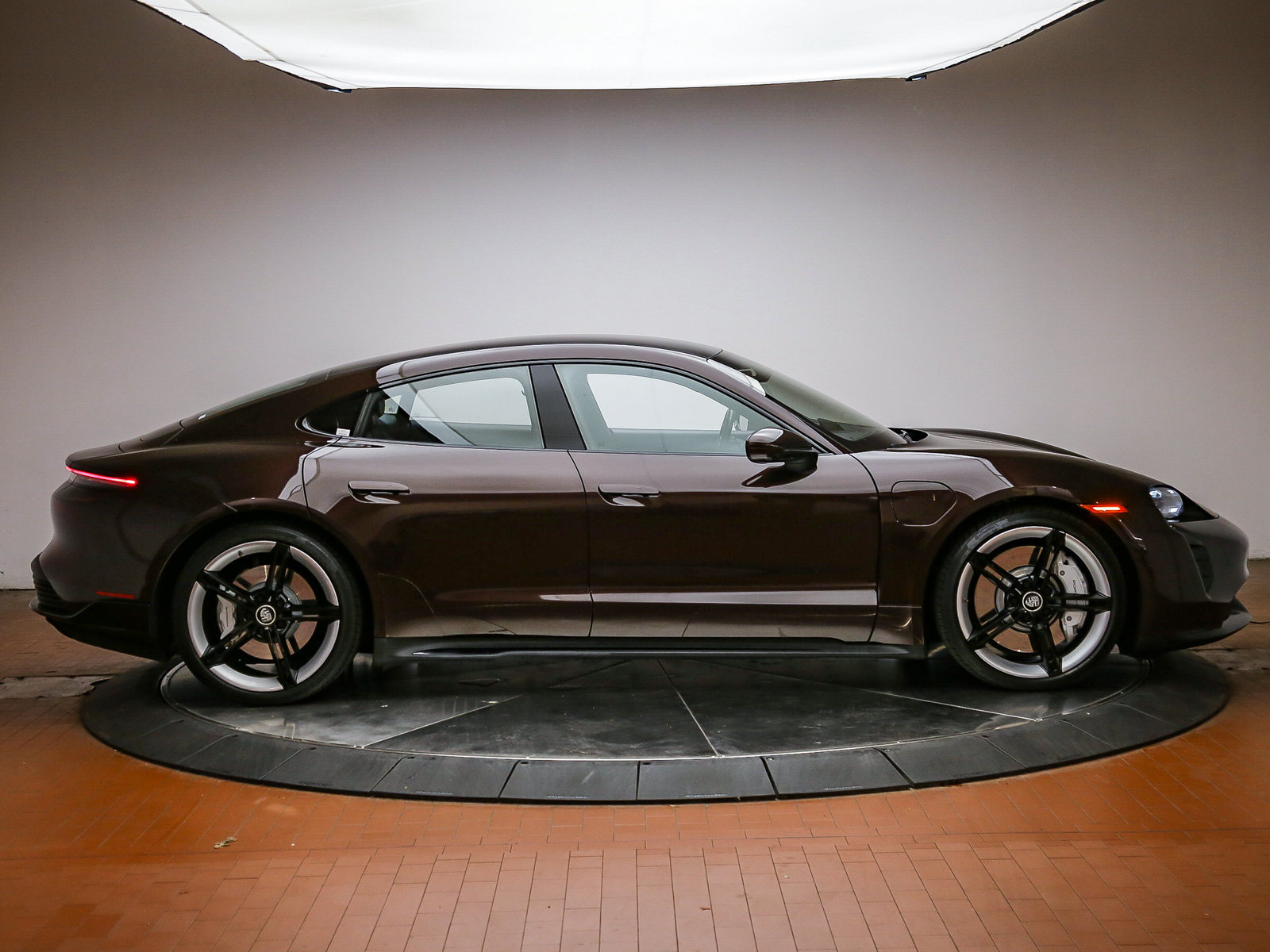 Certified 2021 Porsche Taycan Turbo AWD/4WD image 8