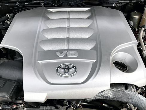 Used 2021 Toyota Land Cruiser AWD/4WD image 33