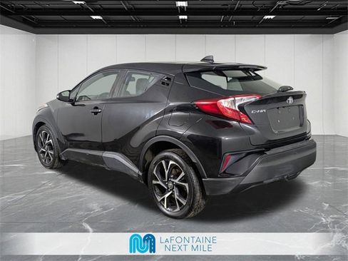 Used 2019 Toyota C-HR XLE image 3