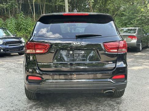 Used 2019 Kia Sorento AWD image 4