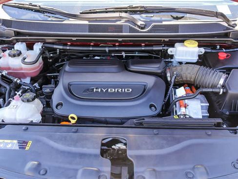 Used 2020 Chrysler Pacifica Limited image 26