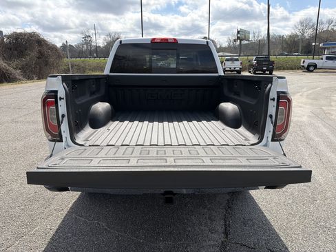 Used 2017 GMC Sierra 1500 SLT w/ SLT Premium Package image 22