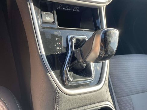 Used 2024 Subaru Outback Premium AWD/4WD image 18