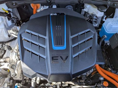 Certified 2023 Hyundai Kona SE w/ Cargo Package image 32