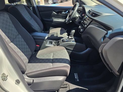Used 2020 Nissan Rogue Sport SV FWD image 15