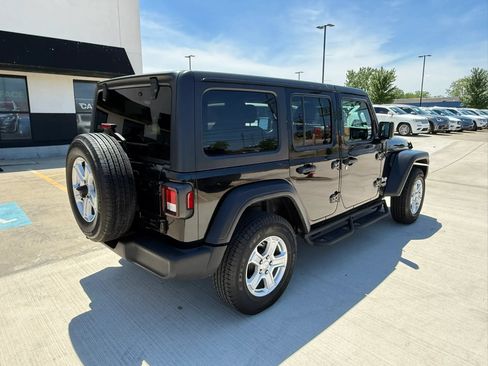Used 2019 Jeep Wrangler Unlimited Sport S AWD/4WD image 14