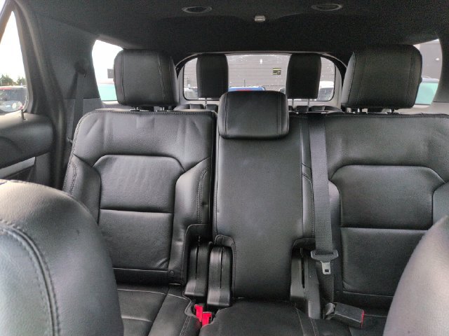 Used 2017 Ford Explorer XLT w/ Equipment Group 202A AWD/4WD image 49