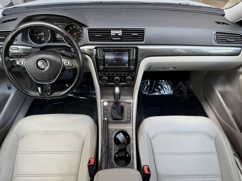 Used 2018 Volkswagen Passat 2.0T SE image 18