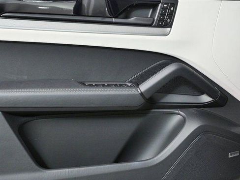 New 2026 Porsche Cayenne Coupe AWD/4WD image 6