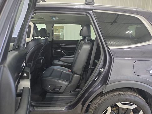 Used 2025 Kia Telluride S AWD/4WD image 23